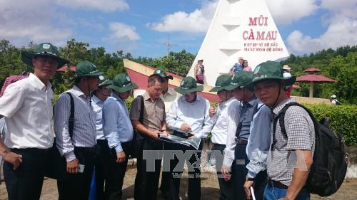 Khảo sát xây Cột cờ Hà Nội tại đất mũi Cà Mau 